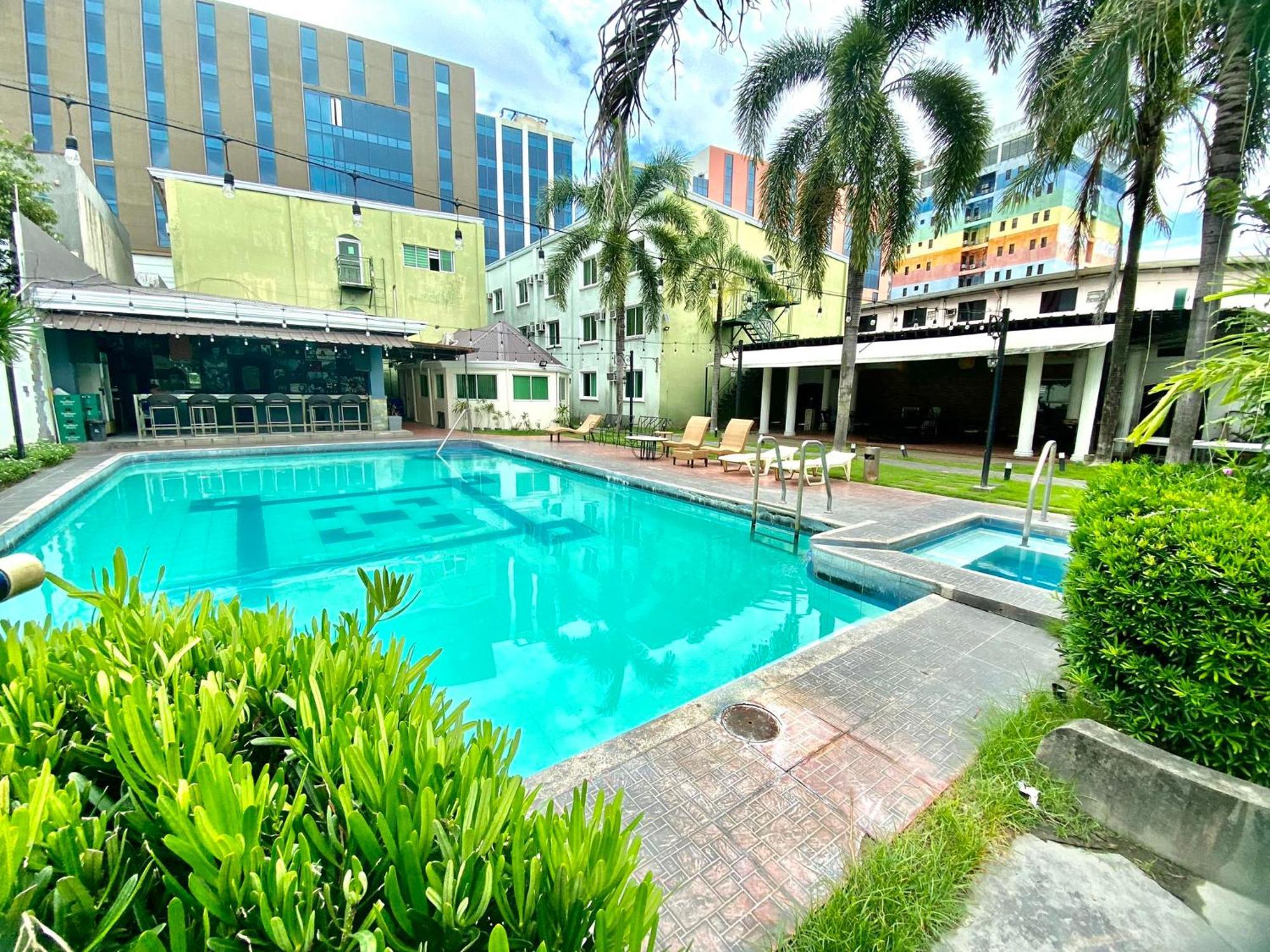 Hotel Euroasia By BLUEBOOKERS Ángeles Exterior foto